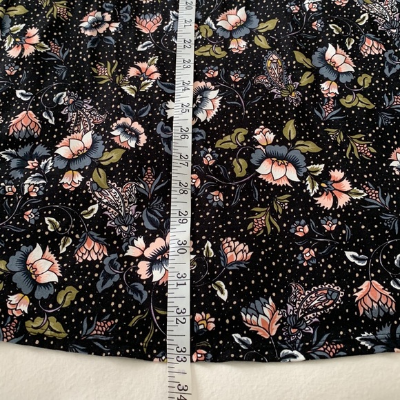 🌹Loft black floral swing dress with long sleeves and button cuffs. Size XS. NWT. - Picture 8 of 8